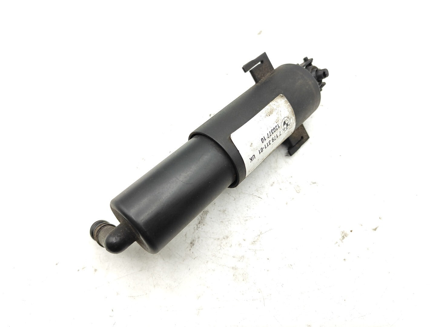 BMW 3 Series E90 E91 Front Headlight Washer Spray Nozzle 7179311 13037710