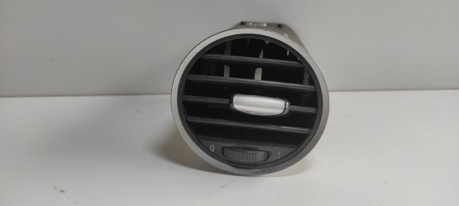 Alfa Romeo 159 1.9JTDm 88kW Diesel 2008 LHD Front Center Dash Panel Air Vent