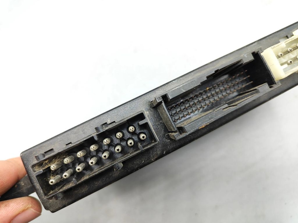 BMW 7 Series E38 1998 HeadLight control module unit LCM 8386289 