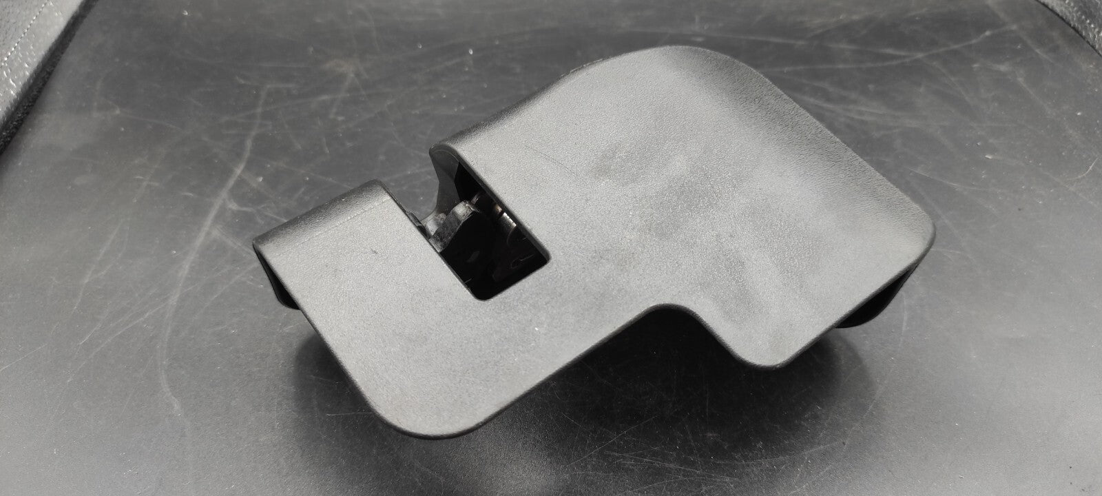 Alfa Romeo 147 2007 Rear Folding Seat Lock Latch Mechanism 183548900