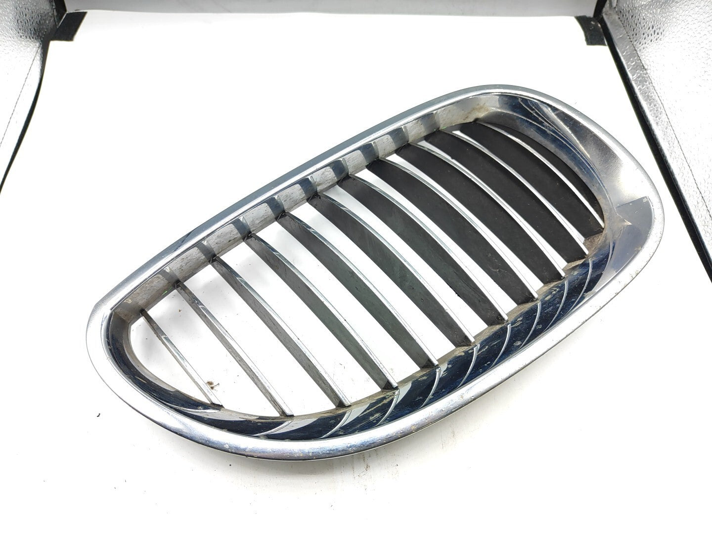 BMW 5 Series E61 530D 170kW 2006 Front Right Grill 7065702 51137065702