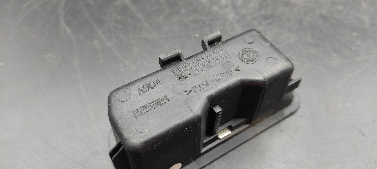 Alfa Romeo 166 2.4JTD 110kW 2002 Center Console Ashtray Insert 225321