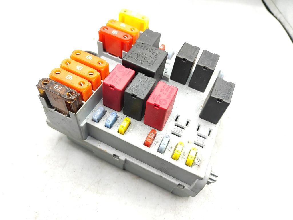 Alfa Romeo 159 2.4JTDm Diesel 2008 Fuse box unit module 50504455 