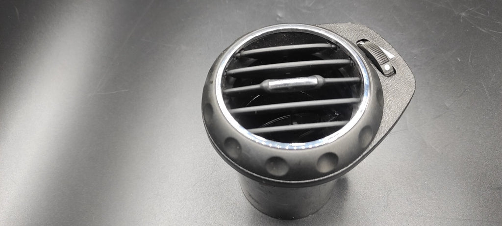 Alfa Romeo 147 GT 1.9JTD 2006 Front Right Dashboard Panel Side Air Vent Grill