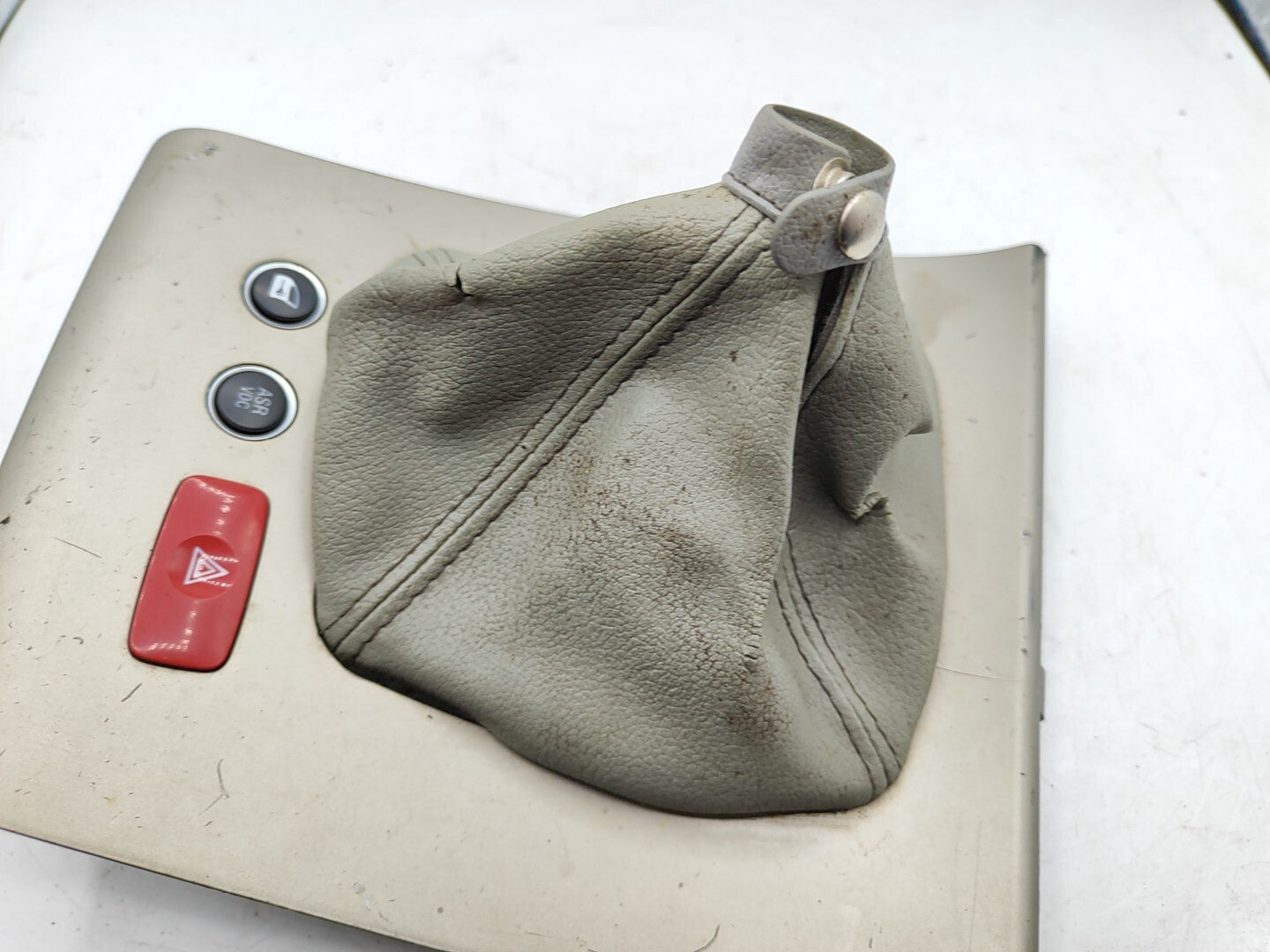 Alfa Romeo 159 2007 Knob Shifter Surround Trim Leather 156067821 GOLDEN