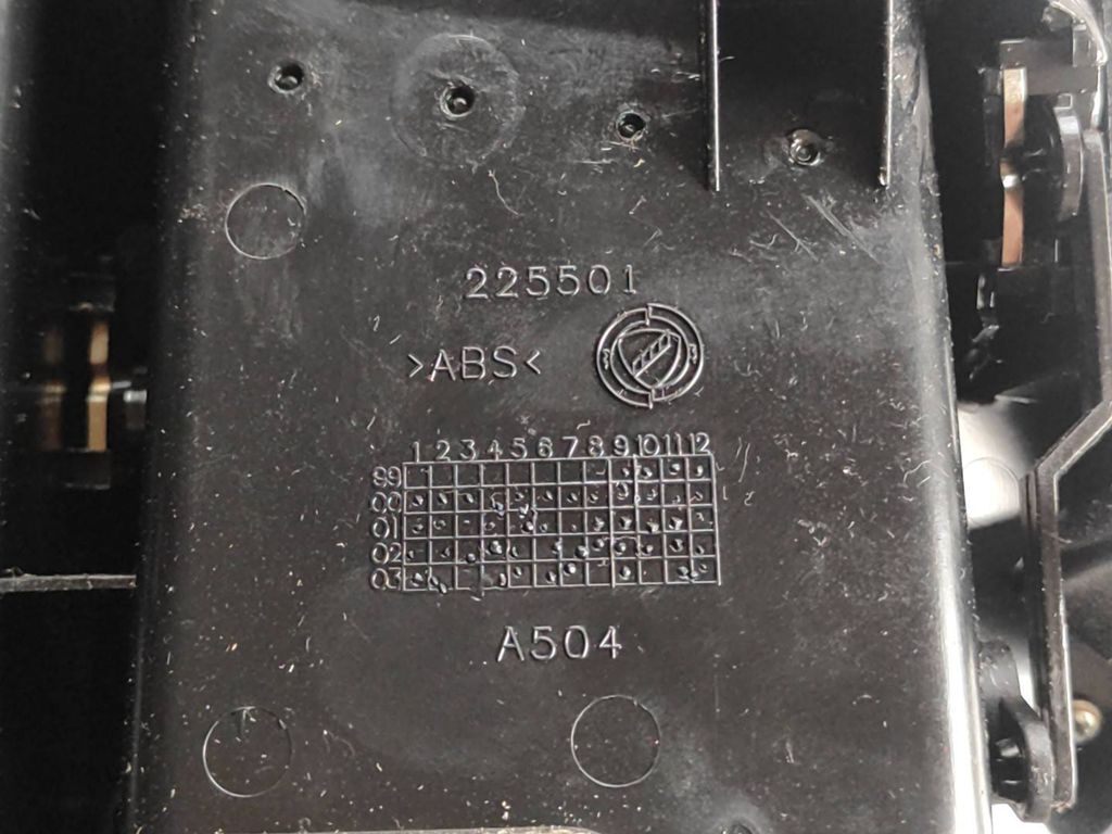 Alfa Romeo GT 2004 Front Panel dash center air vent grill 225501 