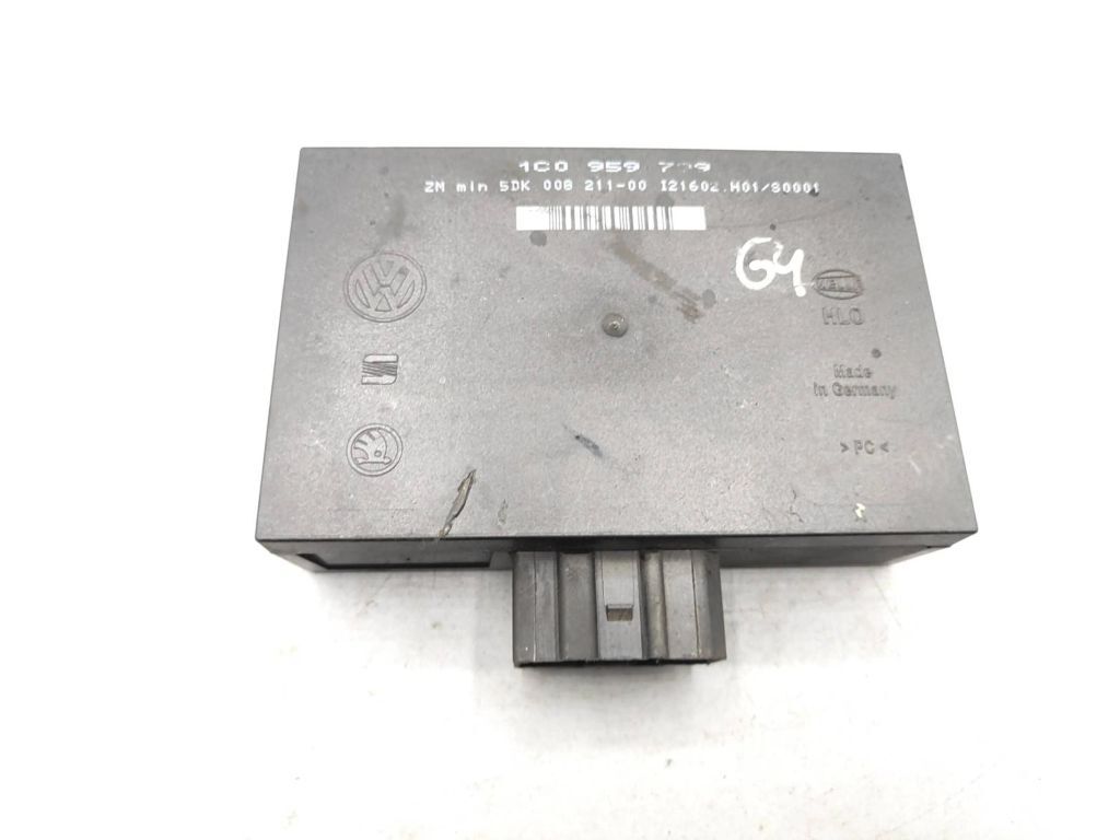 Volkswagen Golf Beetle IV 2000 Comfort convenience body module 1C0959799 