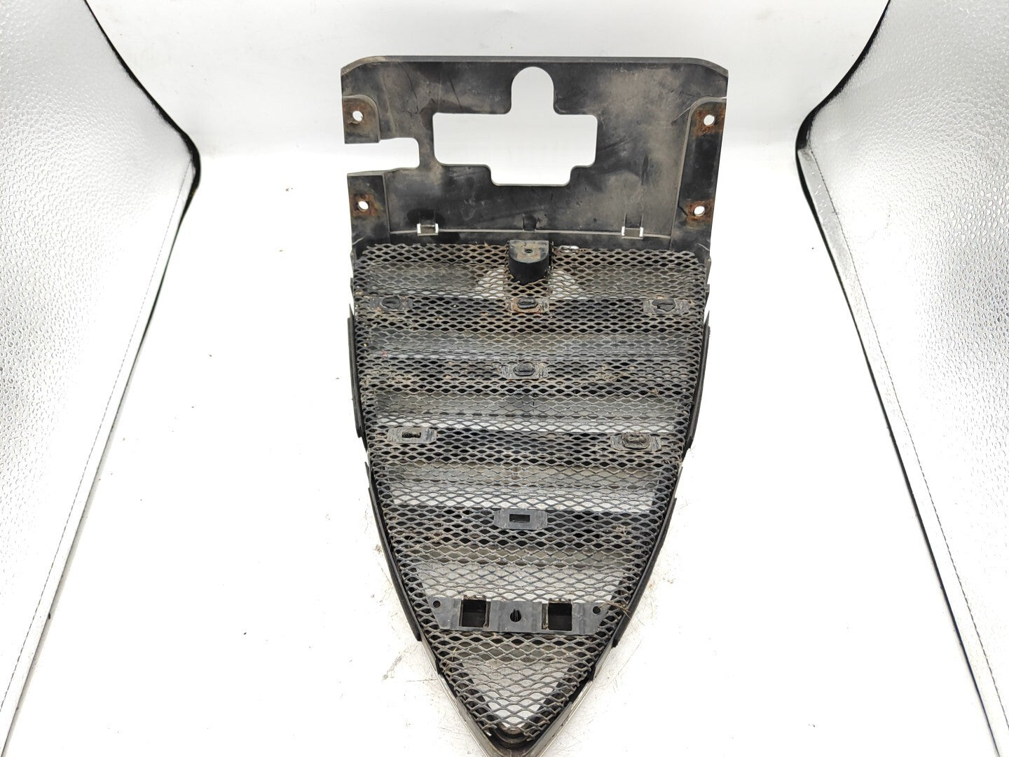 Alfa Romeo 166 FACELIFT 2.4JTD 2004 Front Bumper Center Chrome Grill