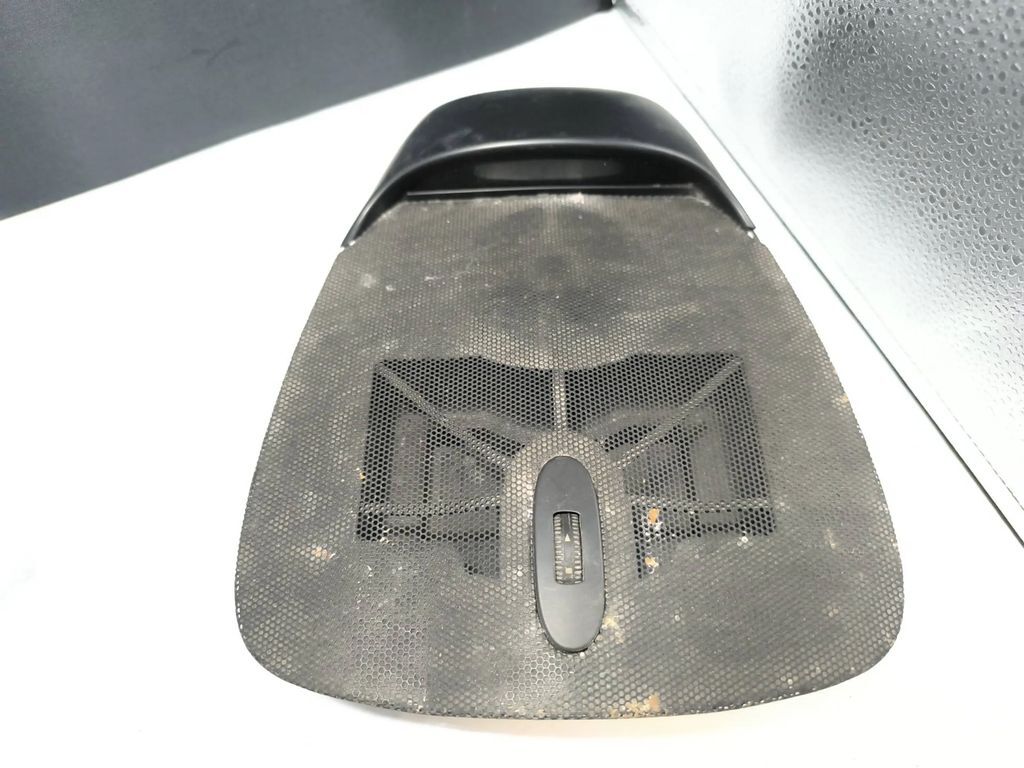 Mercedes-Benz CLK A209 C209 2003 dash center air vent grill A2098301354 