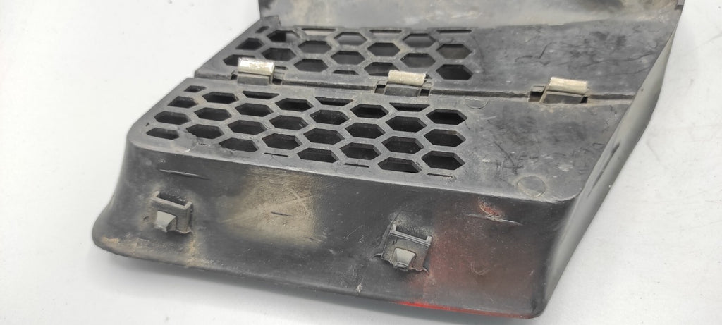 Alfa Romeo 156 2005 Front Right Upper Bumper Grill Nostril LS380110 B367