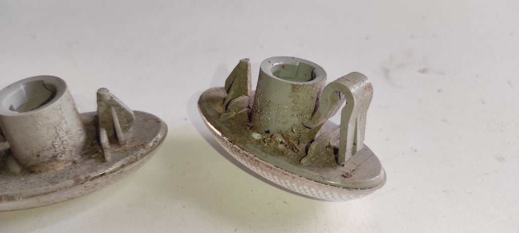 Peugeot 607 3.0i V6 Petrol 2001 Front Left Right Fender Indicator Light Set