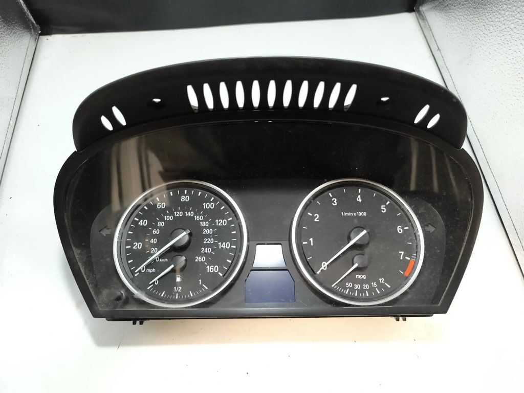 62109194887 BMW 5 E60 E61 2008 Petrol speedometer instrument cluster 