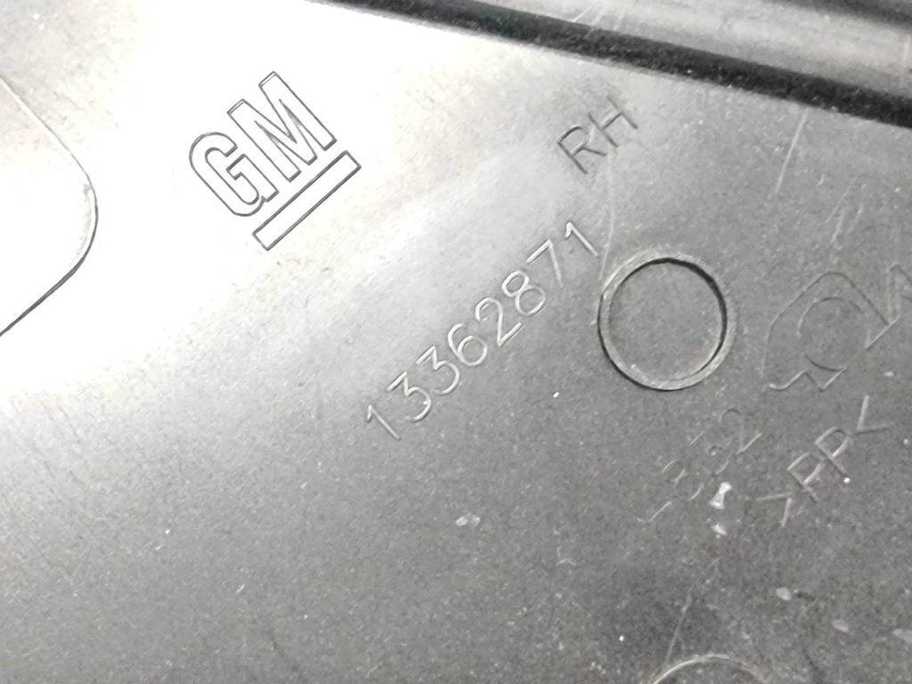 Opel Meriva B 2014 Front Right fender wing end trim 13362871 