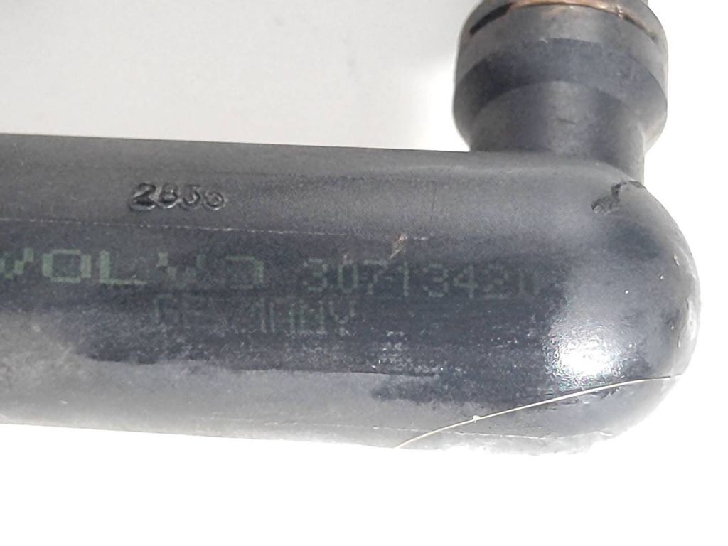 Volvo V70 2005 Clutch master cylinder 30713420 