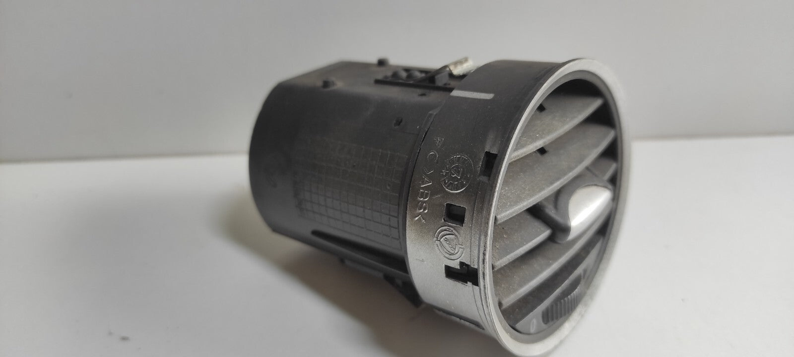 Alfa Romeo 159 1.9JTDm 88kW Diesel 2008 LHD Front Center Dash Panel Air Vent