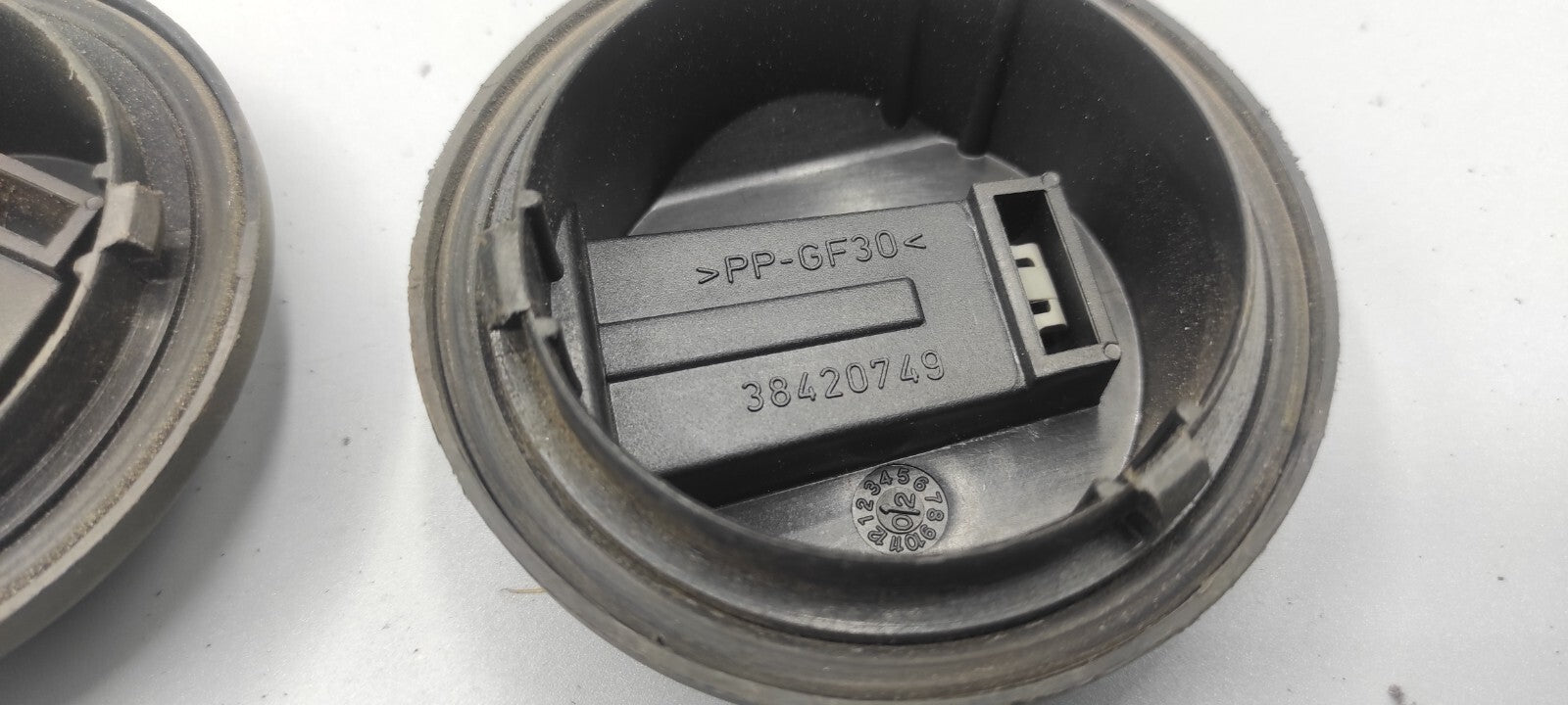 Alfa Romeo 156 SW 2.4JTD 2002 Front Left Headlight Bulb Dust Cover Cap 38420749