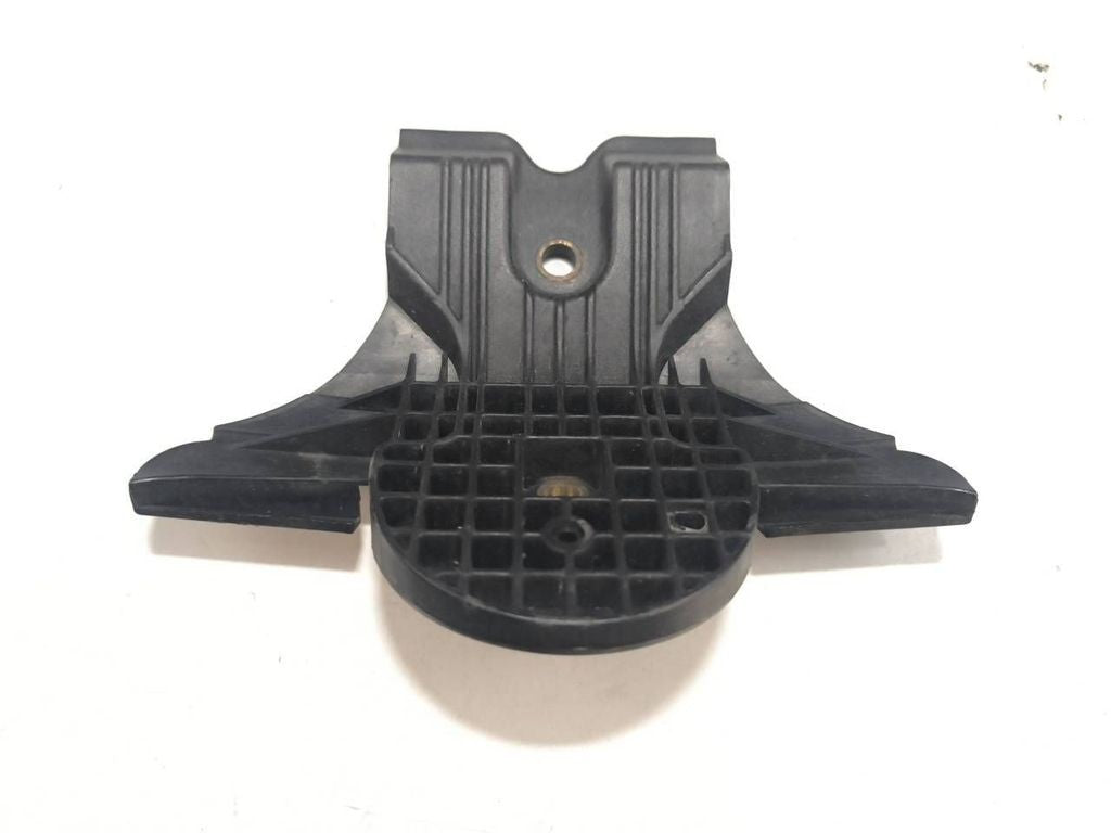 Alfa Romeo GT 2005 Badge logo emblem bracket 60682496 