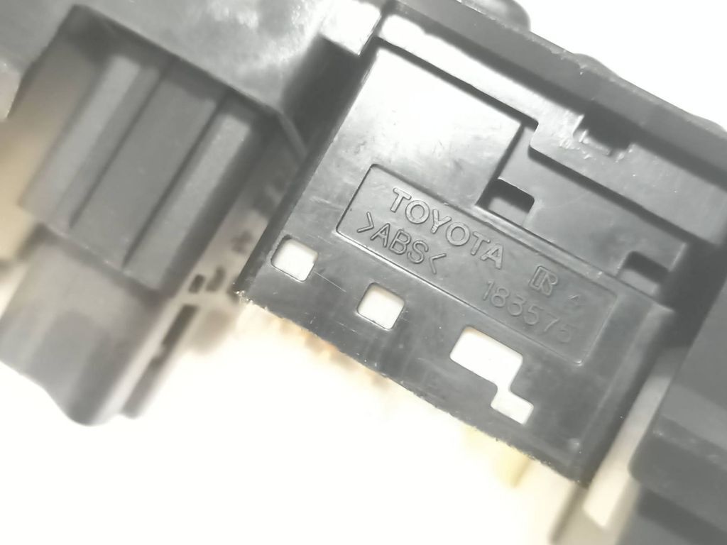 Toyota Avensis T250 2006 Wing mirror switch button 777669 