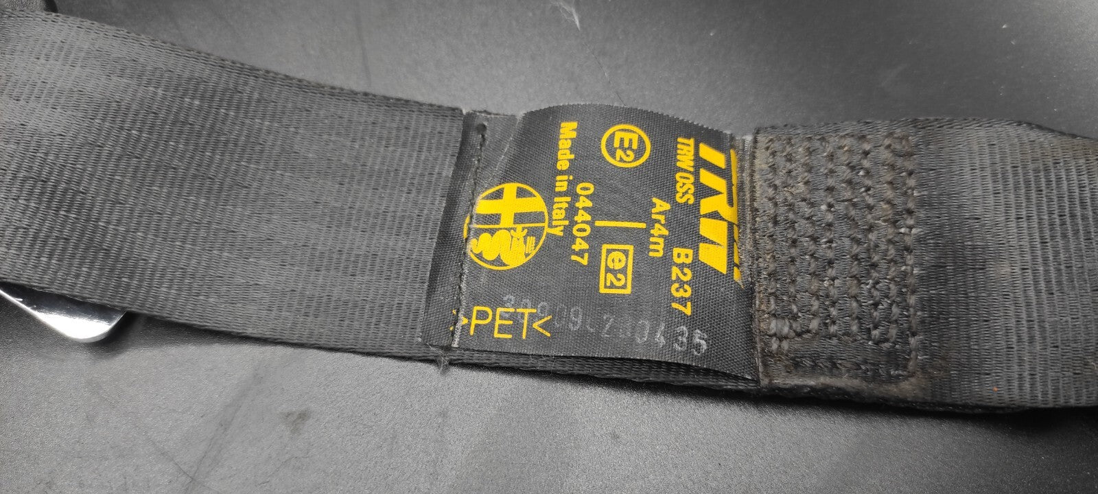 Alfa Romeo 166 2.4JTD 110kW 2001 Rear Right Seat Safety Seatbelt 044047