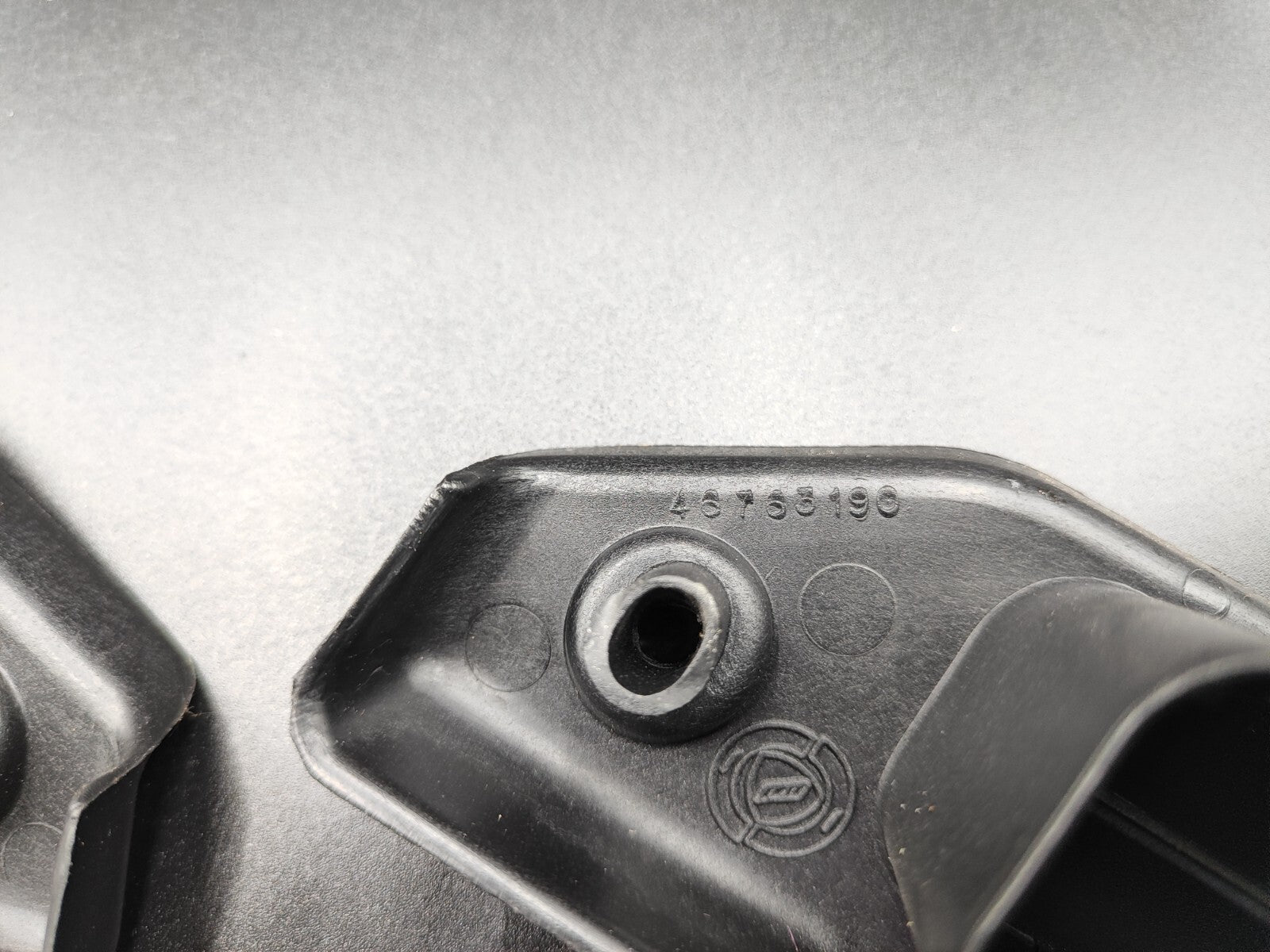 Alfa Romeo 147 1.9D JTD 85kW 2002 Ventilation Air Duct 46763190