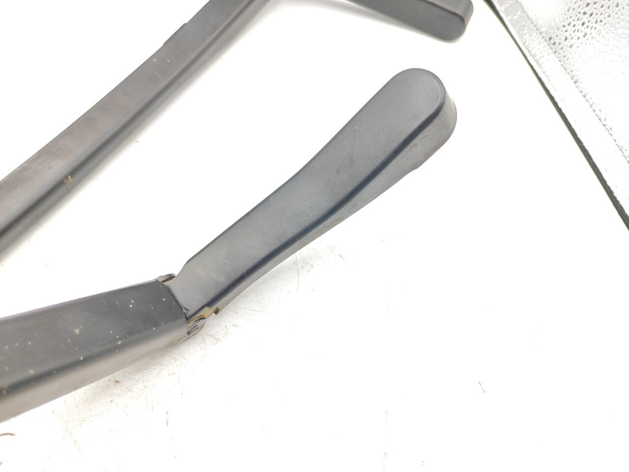 Alfa Romeo GT 2.0JTS 122kW 2005 LHD Windshield Wiper Blade Arm