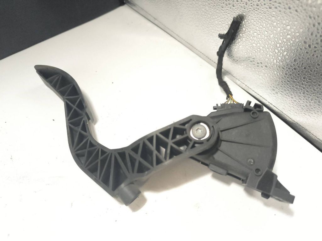 Audi A4 S4 B6 8E 8H 2002 Diesel accelerator throttle pedal 8E1721523C 