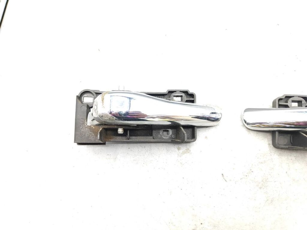 Alfa Romeo 147 1.9JTD 88kW 8V FL 2007 rear interior release handle 99098401 