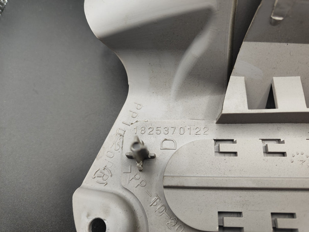 Alfa Romeo GT 1.9JTD 2004 Right Side B Pillar Trim Cover 1825370122 1560464620