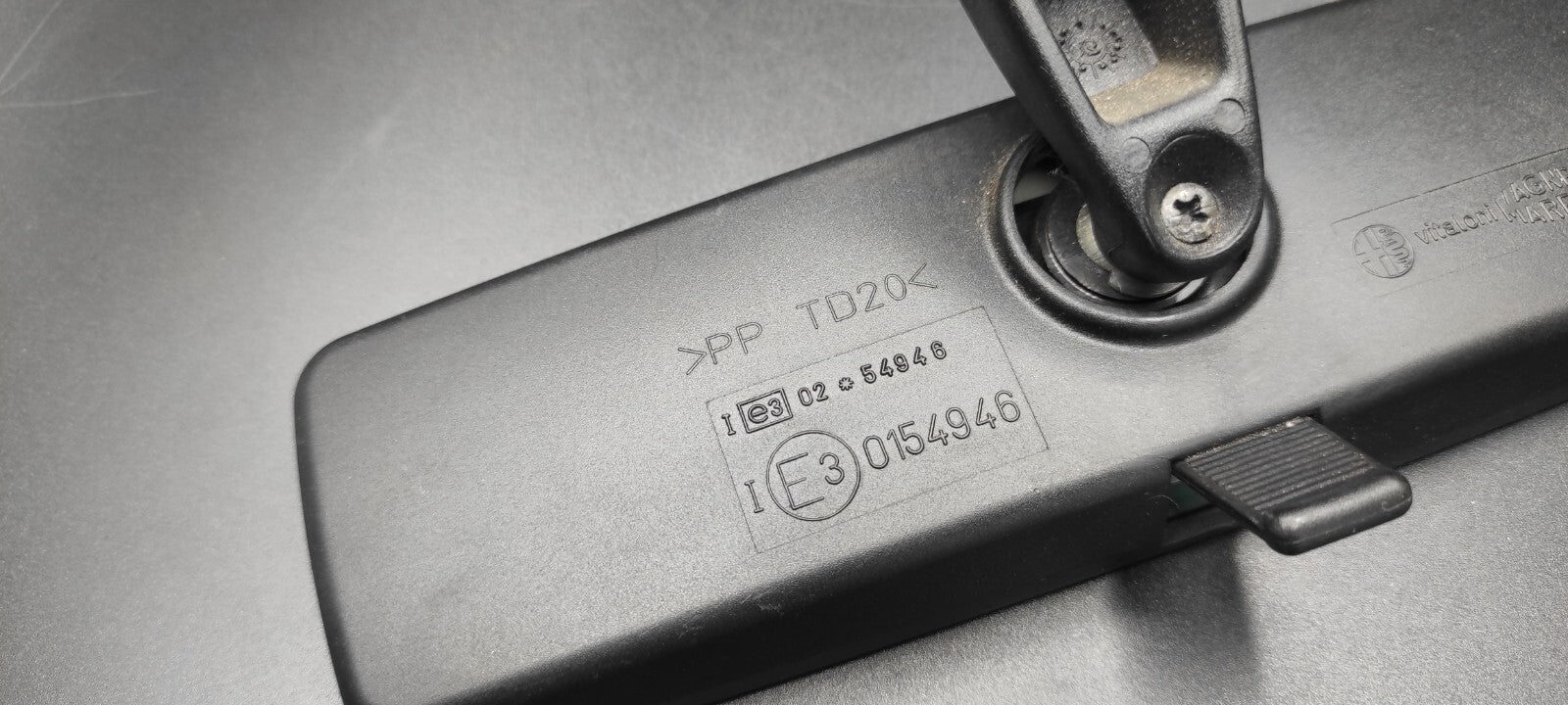 Alfa Romeo 147 1.9JTD 85kW 8V 2002 Rear Interior View Mirror E30154946