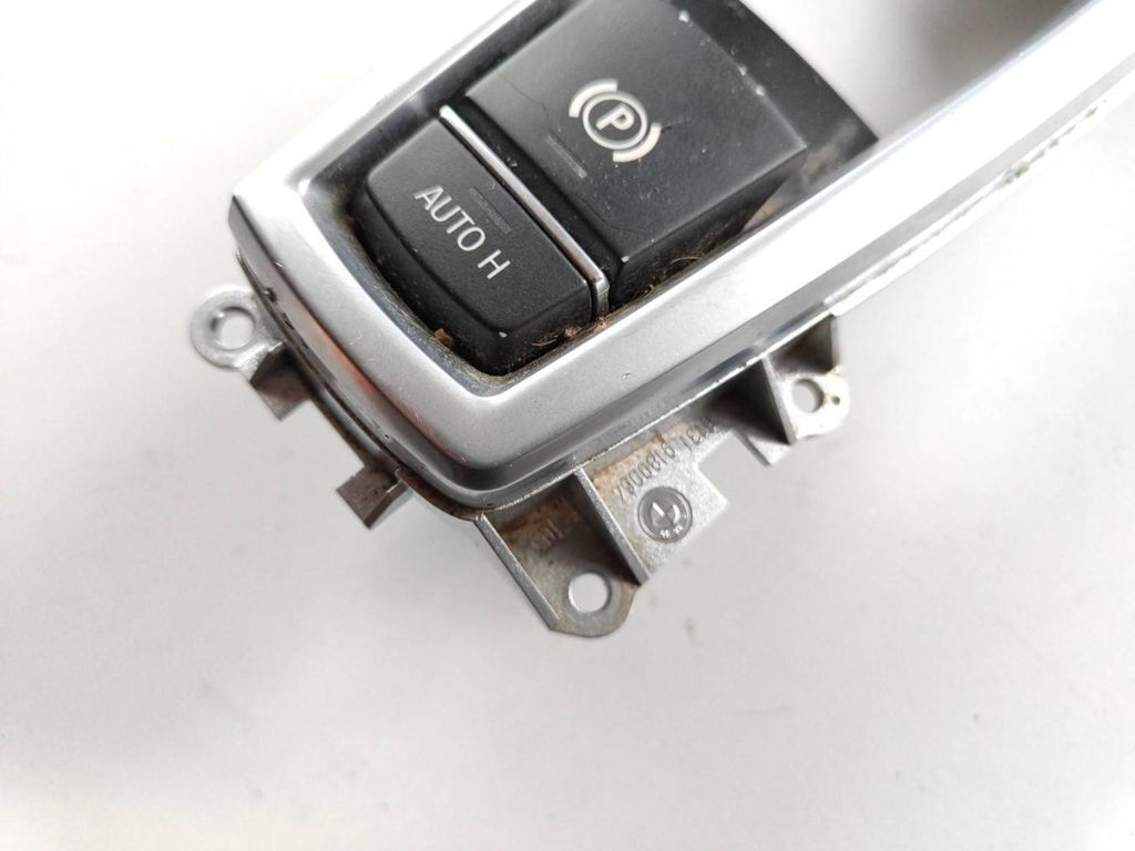 BMW 5 F10 F11 2016 Hand parking brake switch surround trim 9217594 
