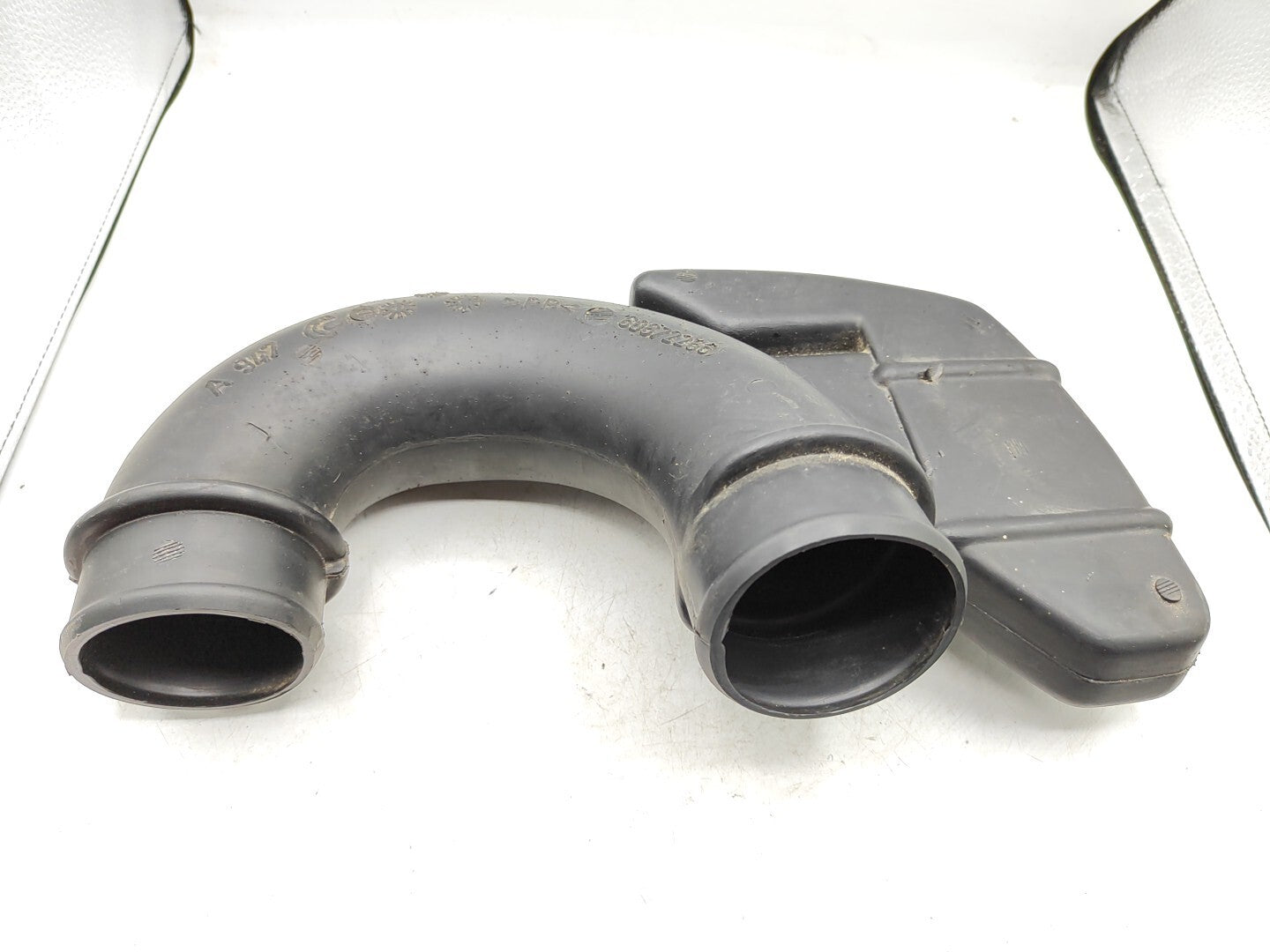 Alfa Romeo 156 1.9JTD 103kW 2002 Engine Air Intake Pipe 60672266 60630540