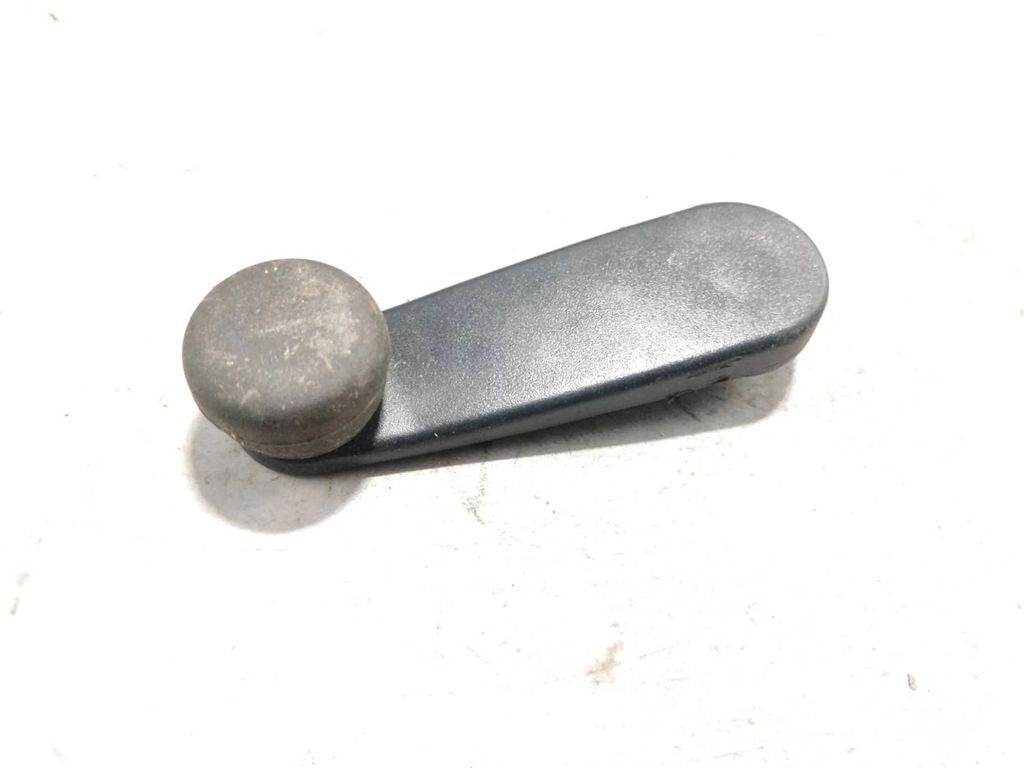 Alfa Romeo 155 1.8TS 103kW 1994 Rear door window winding handle 