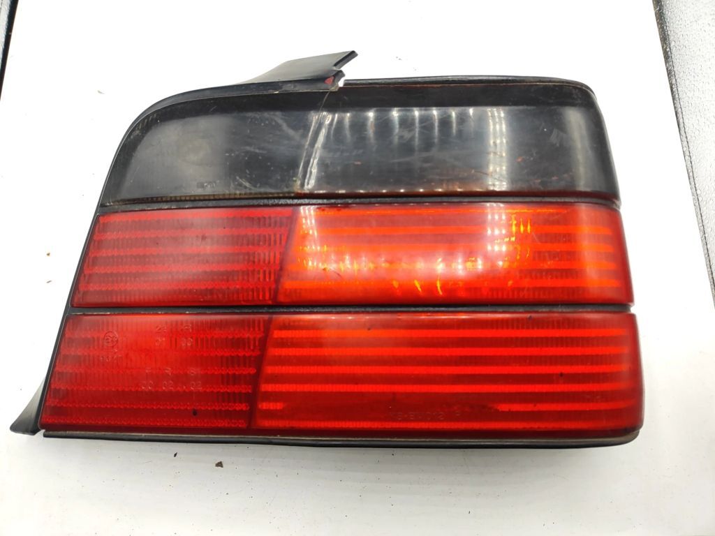 BMW 316i E36 Sedan 1992 LHD rear right tail light lamp BM012R 