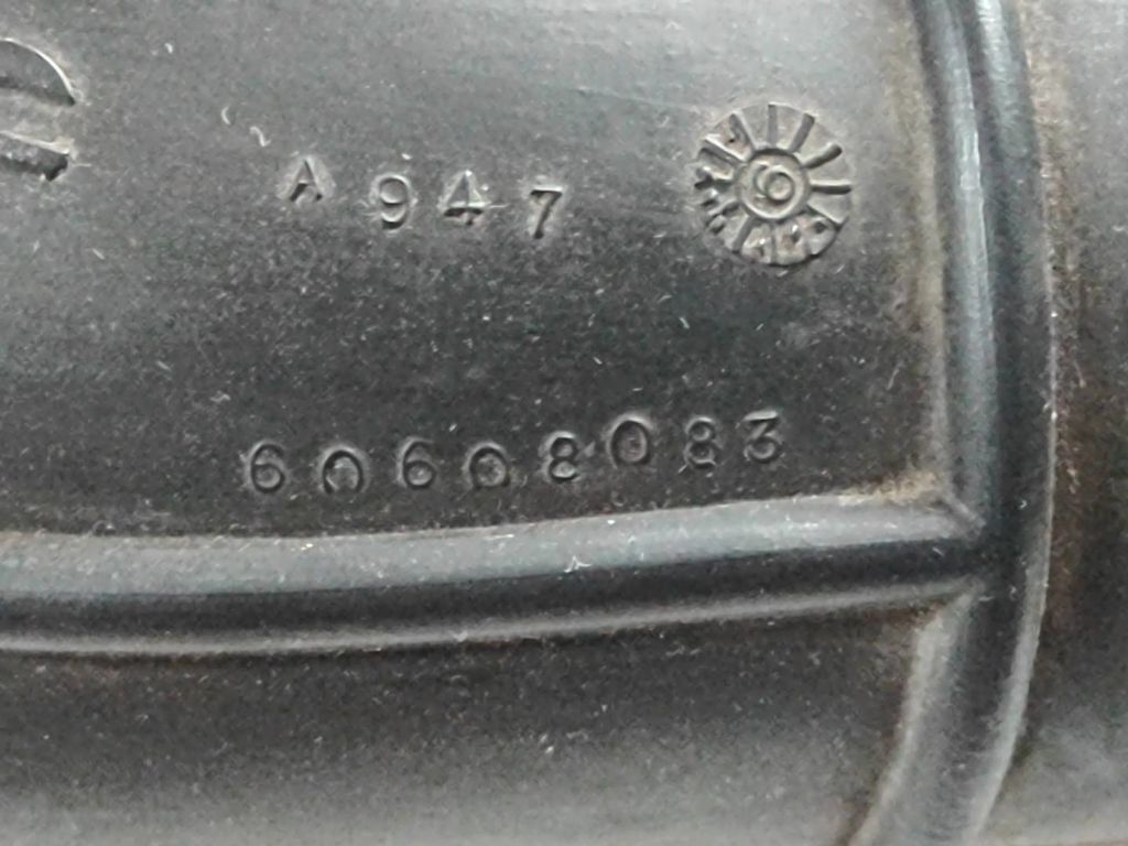 Alfa Romeo 145 146 TS 1995 Petrol Engine air intake hose pipe 60608083 