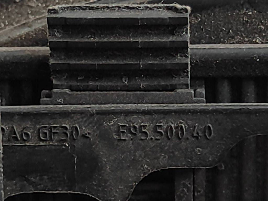 Mercedes-Benz S W220 2003 Gear shifter surround trim plastic E9550040 