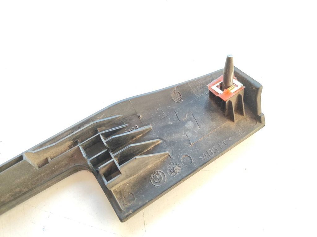 BMW 3 E46 2001 Dashboard glove box trim 8196103 