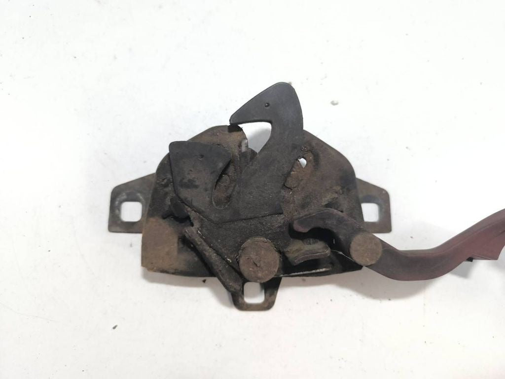 Alfa Romeo 147 1.6TS 77kW 2000 bonnet hood lock catch 