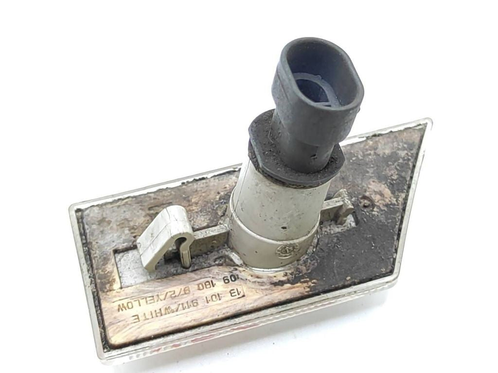 Opel Vectra C 2004 front left fender turn indicators light 13101911 