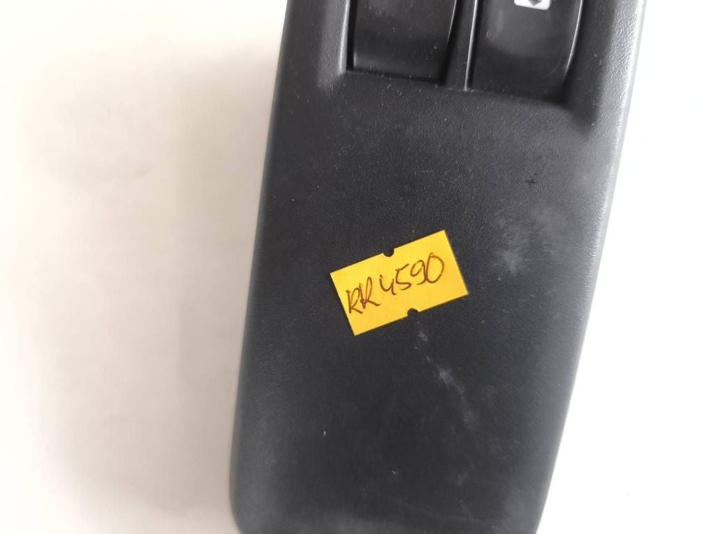Renault Clio III 2008 Electric window control switch 8200356519 