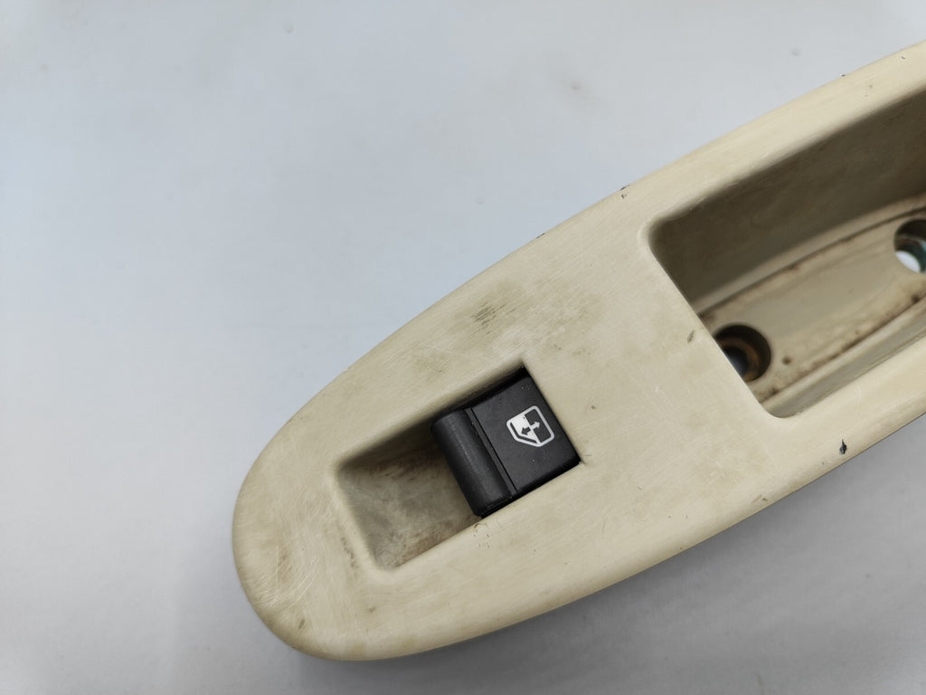 Alfa Romeo 159 1.9JTD 2006 Rear Left Electric Window Switch Yellow 156055038