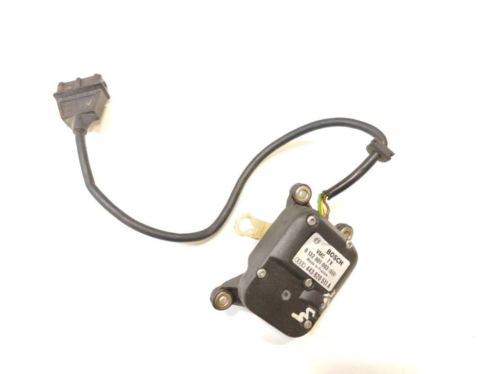 Audi A6 S6 C4 4A 2.5TDI 1995 Air heater flap actuator motor 443820511A 