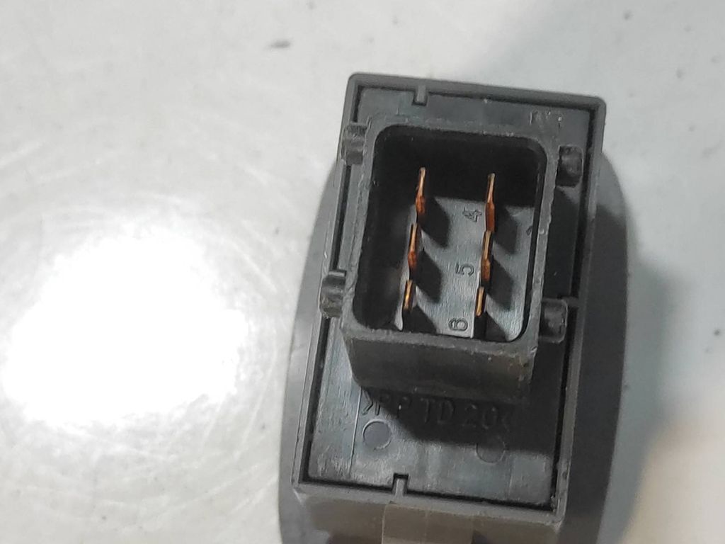 Saab 9-5 2.0T 110kW Petrol 2000 Electric window control switch 4927547 