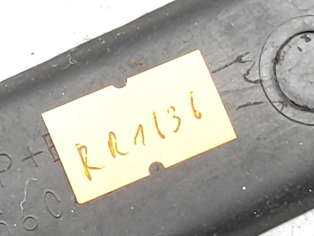 Alfa Romeo 147 1.9JTD 88kW 8V FL 2007 Storage box compartment pad mat 156040090 