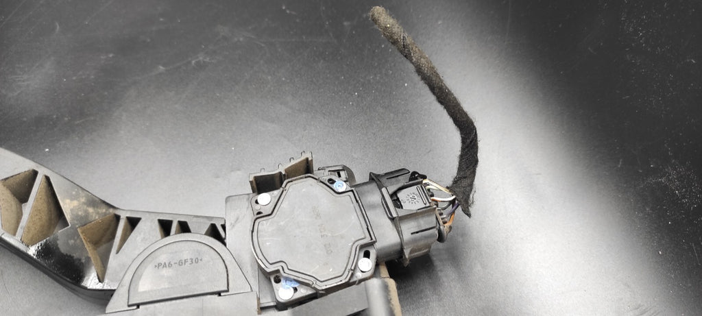 Alfa Romeo 147 1.9JTD 16V 2002 LHD Throttle Gas Pedal 0281002380 46755863