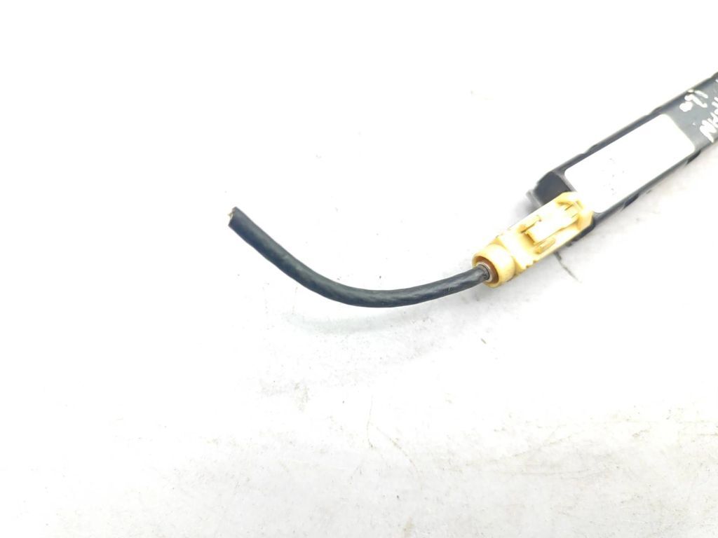 Volkswagen Touran II 2012 Aerial antenna amplifier 1T0035577AD 