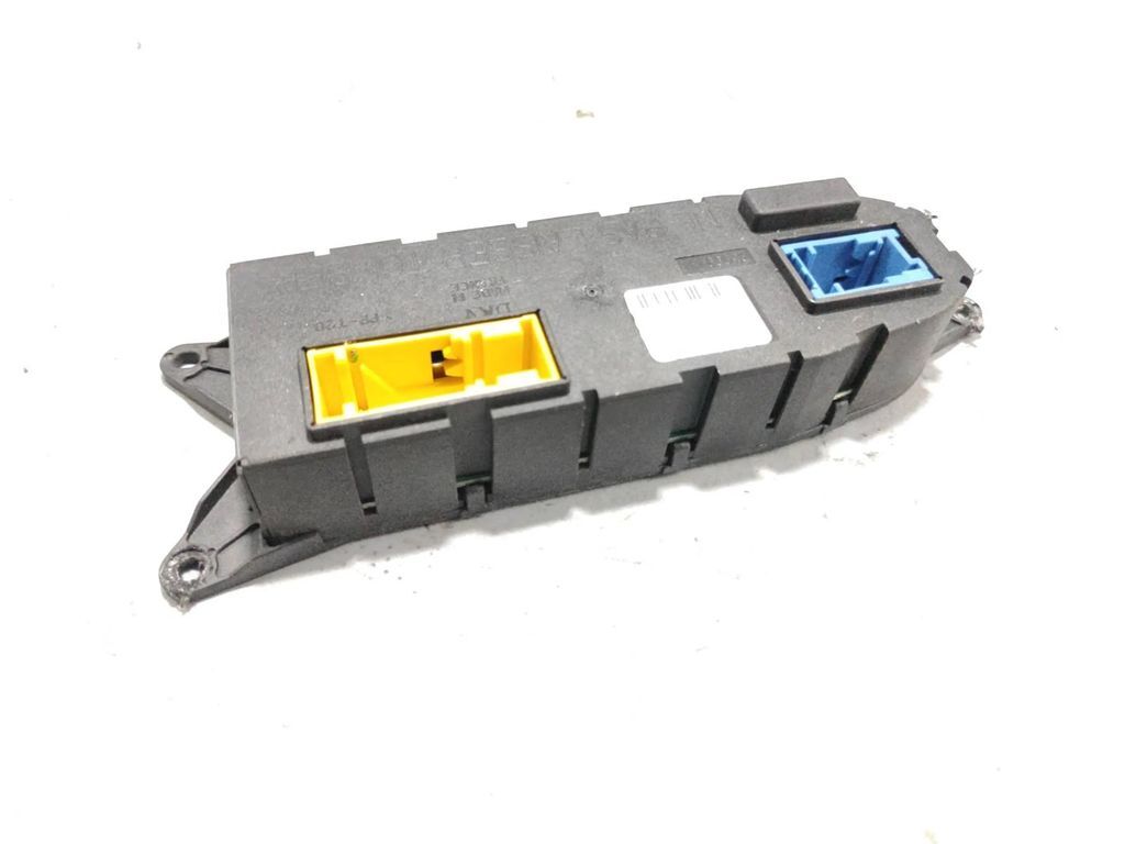 Peugeot 607 2.2i 116kW 2001 Comfort convenience body module 9641086480 