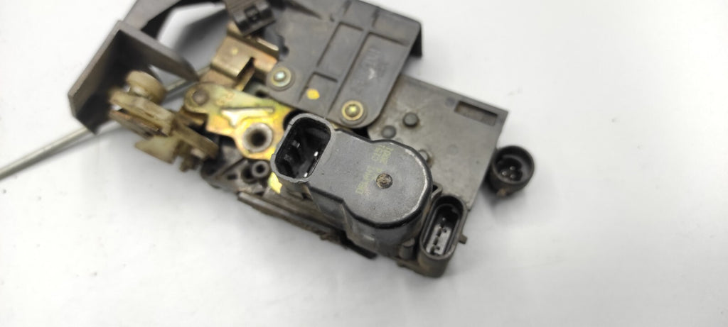 Alfa Romeo 156 SW 2.4JTD 110kW 2002 LHD Front Right Door Lock Latch 18110242