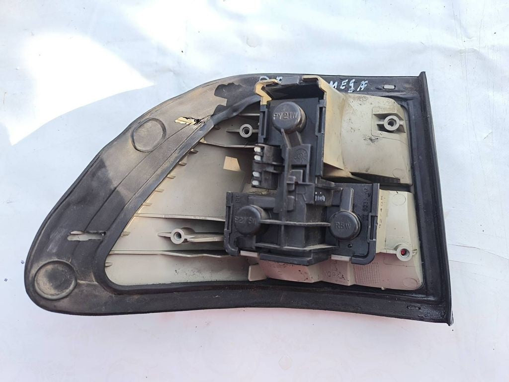 Opel Omega B1 Sedan 1999 rear right tail light lamp 452862 