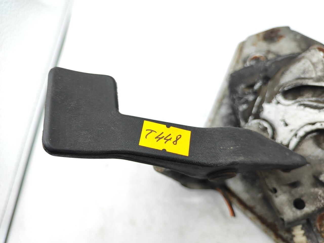 Alfa Romeo 166 2.4JTD 110kW 2001 Front Bonnet Hood Release Handle Lock