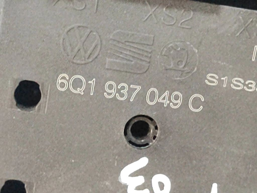 Volkswagen Polo 2002 Comfort convenience body module 6Q1937049C 